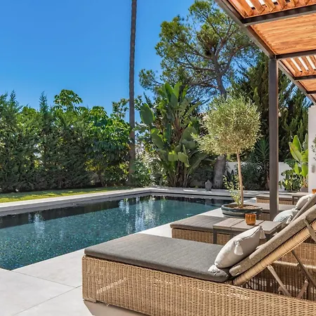 Sunset With Pool Villa